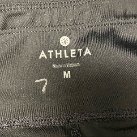 Athleta Aura Sonar Mesh Panels Black Capri cropped leggings Size Medium - Picture 6 of 6